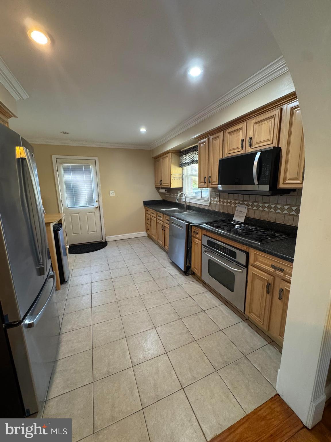 CALVERTON - Residential Lease