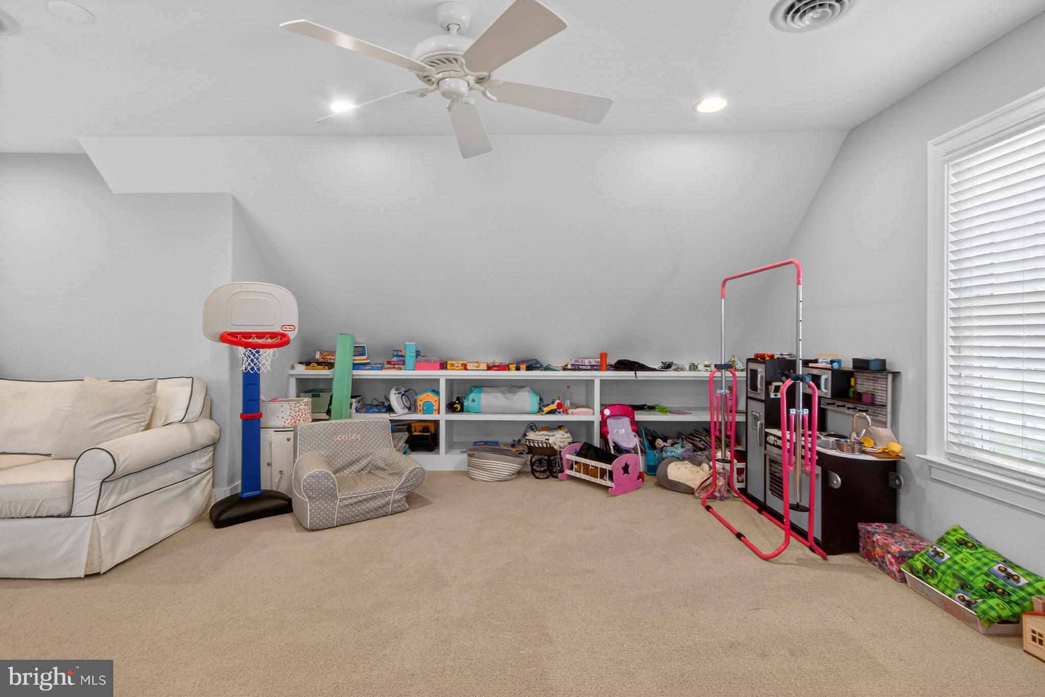 ESTATES AT BRIDLE RIDGE - Residential