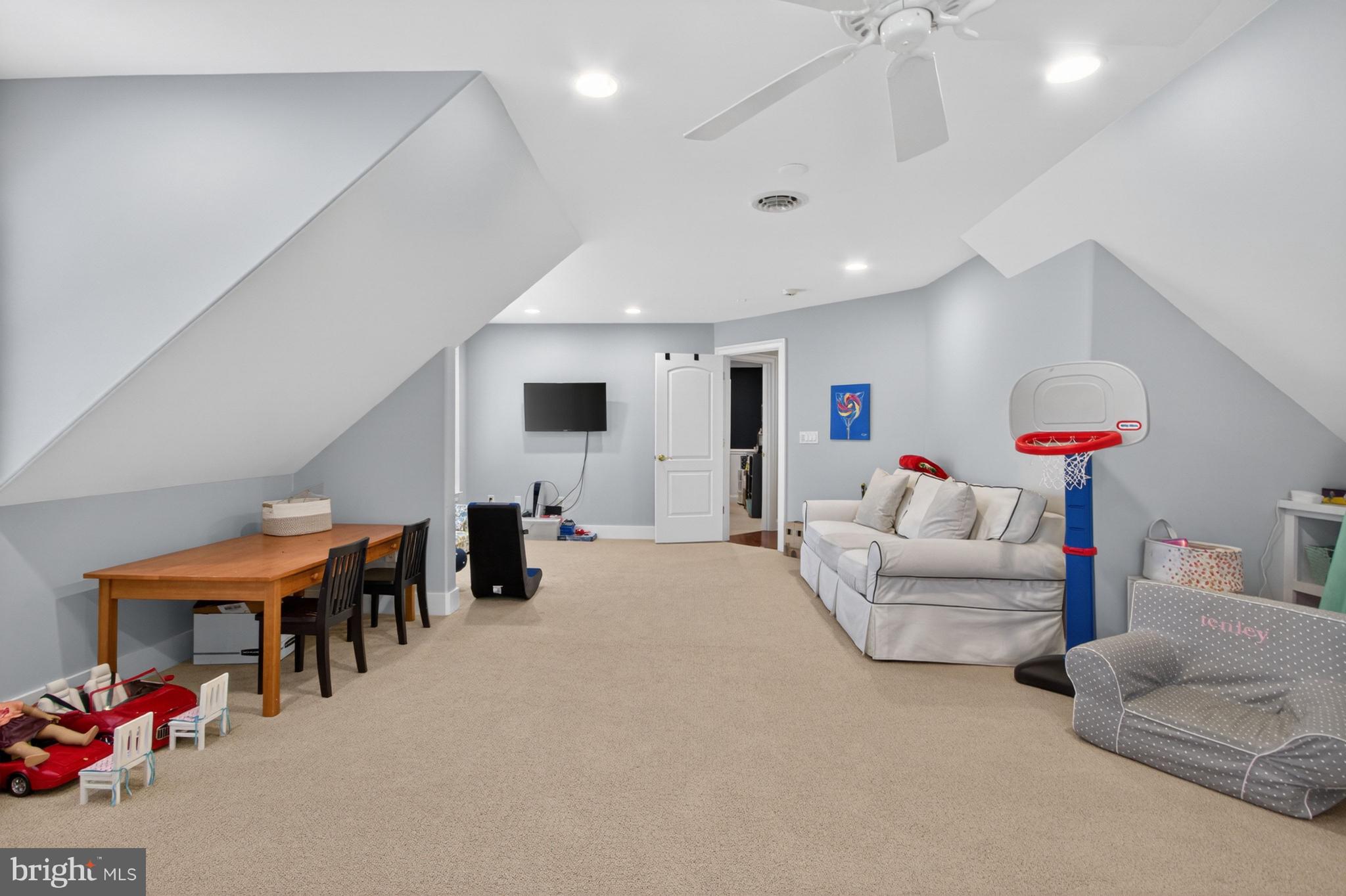 ESTATES AT BRIDLE RIDGE - Residential