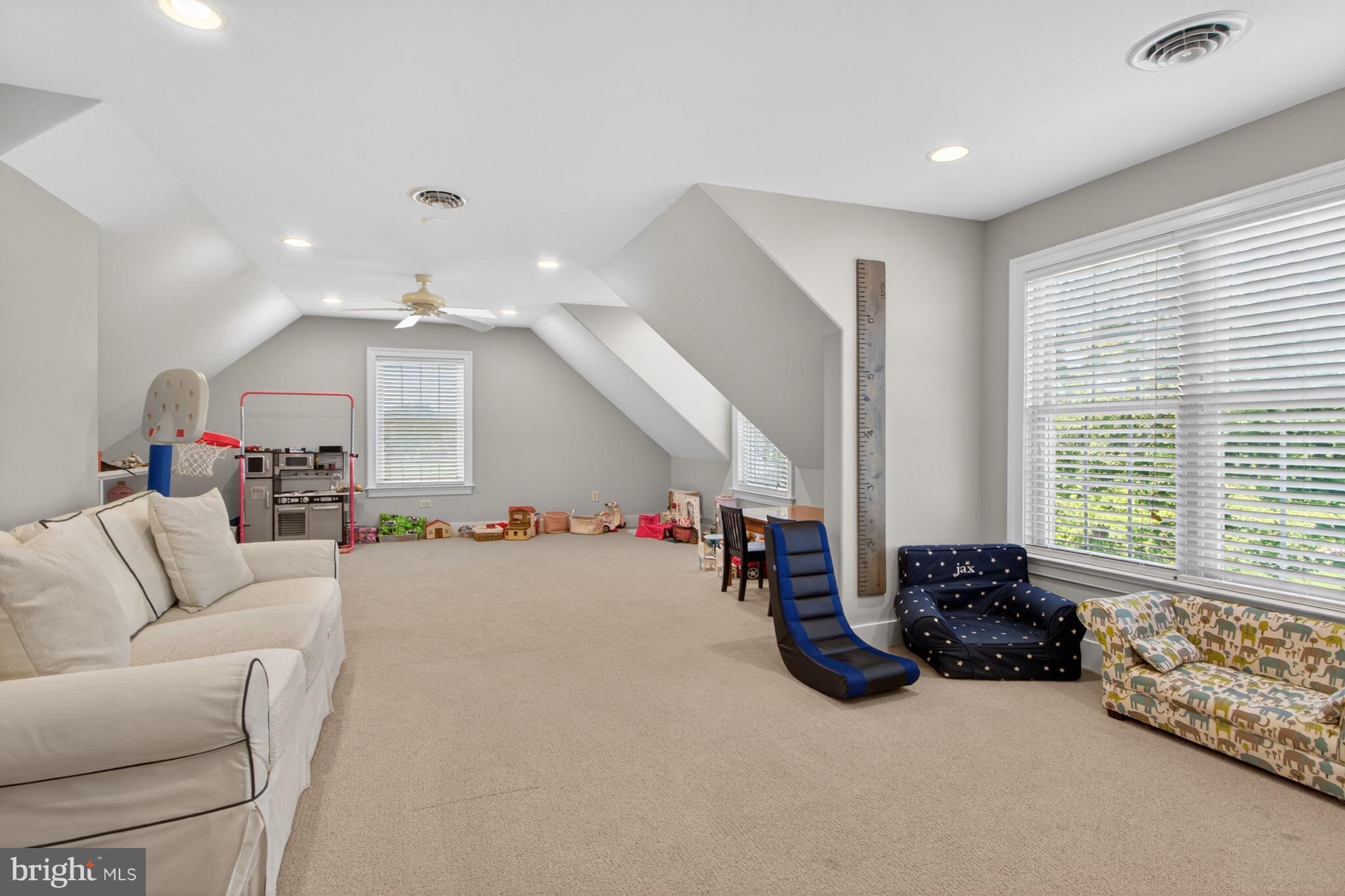 ESTATES AT BRIDLE RIDGE - Residential