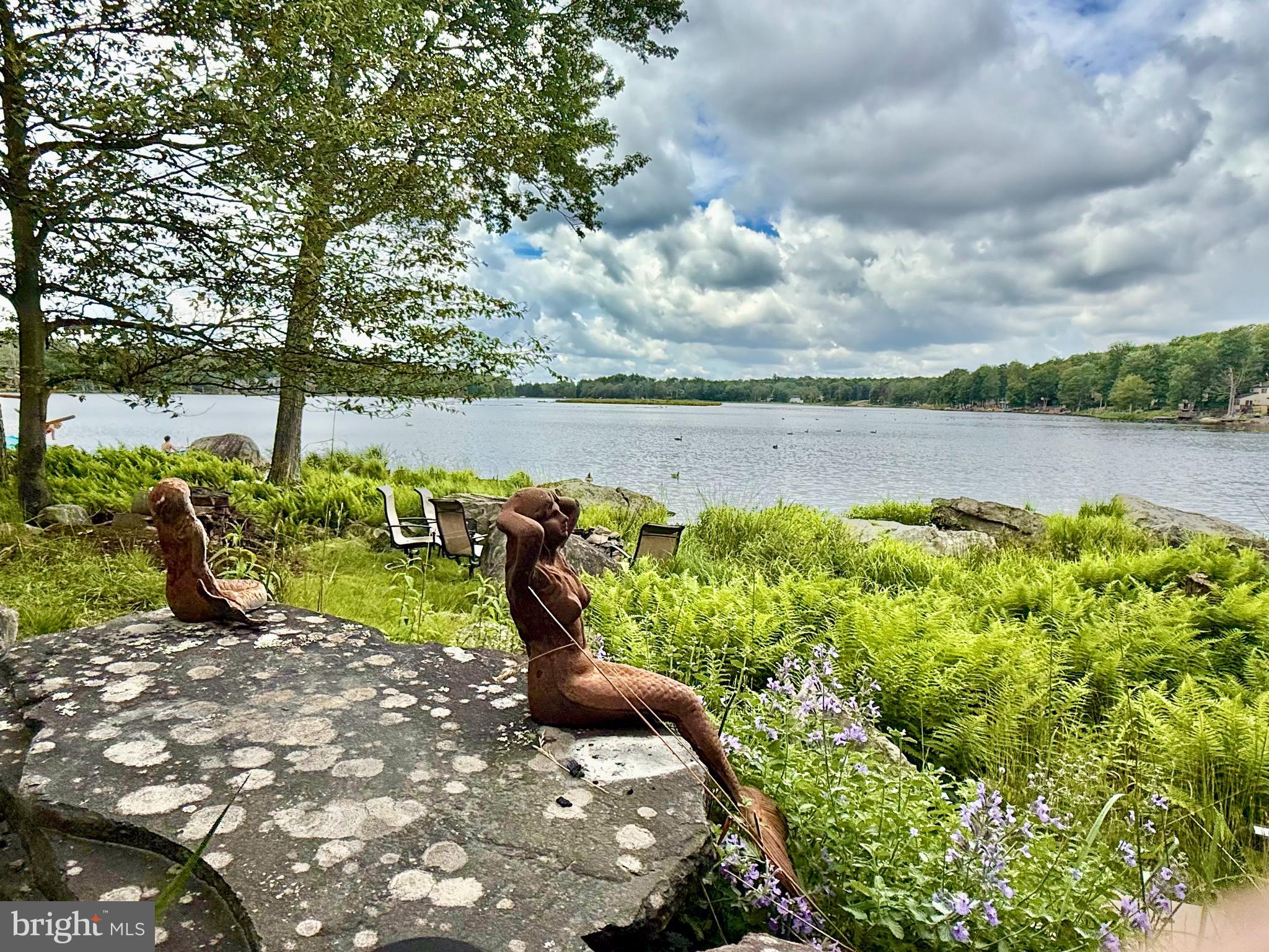 2505 WATERFRONT DRIVE