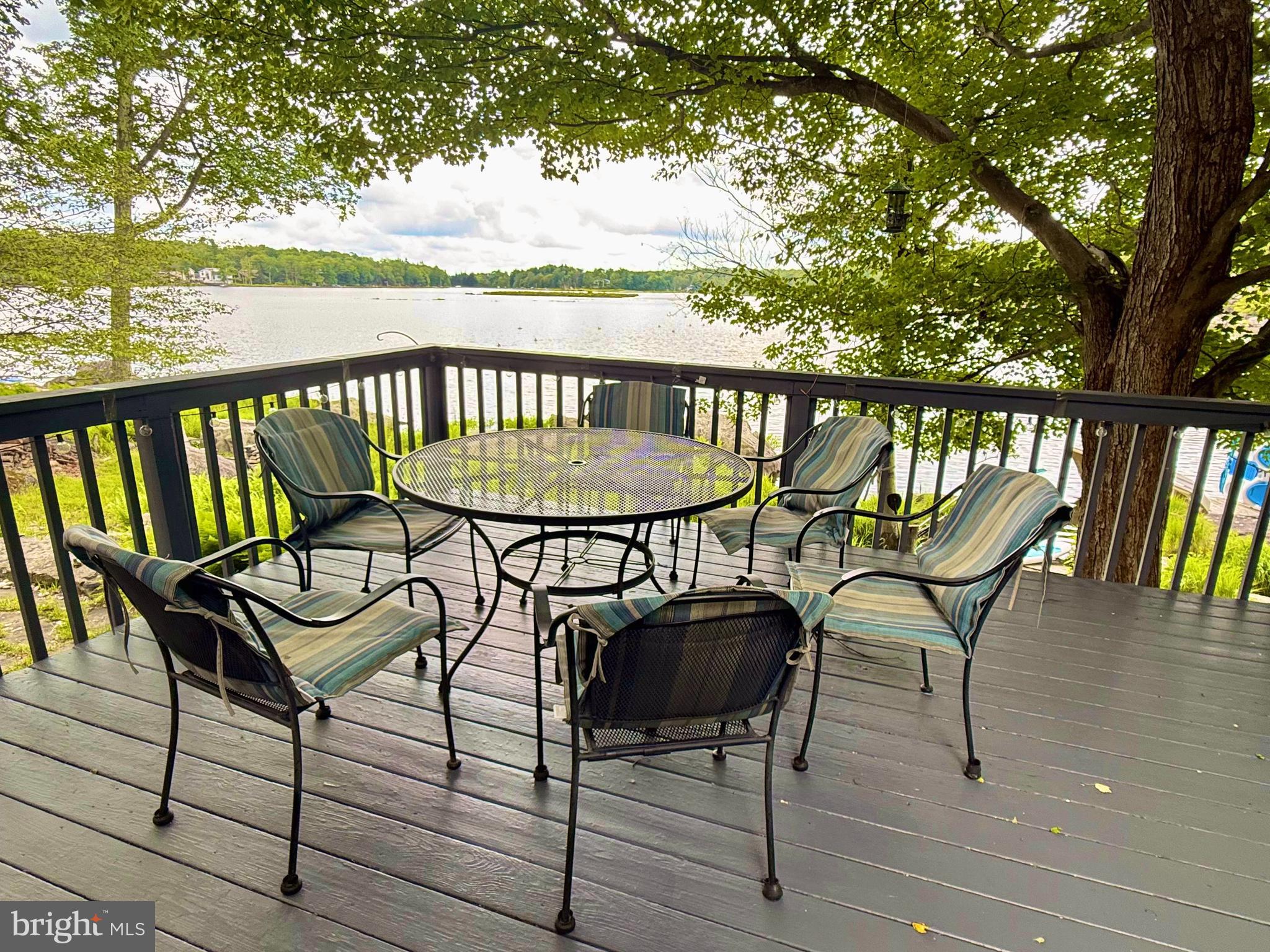 2505 WATERFRONT DRIVE