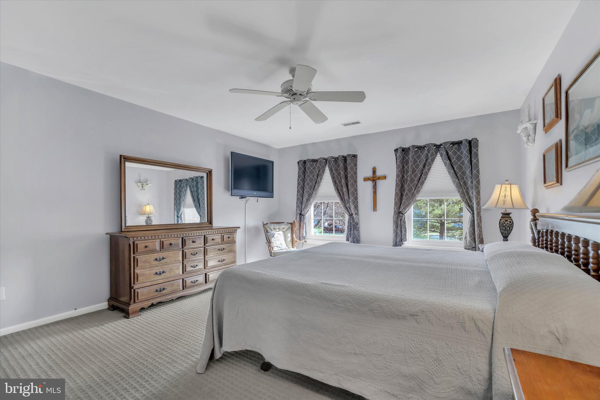 MAKEFIELD GLEN - Residential