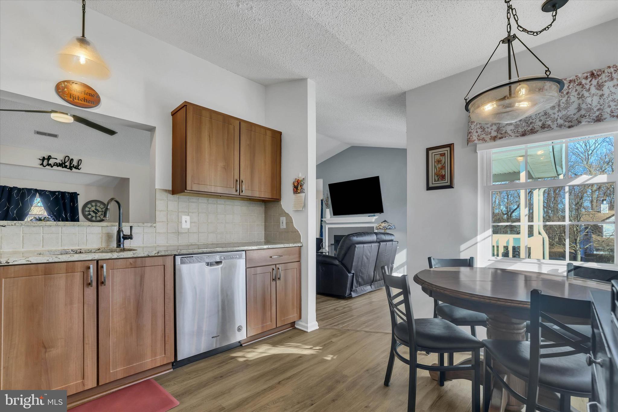 MAKEFIELD GLEN - Residential