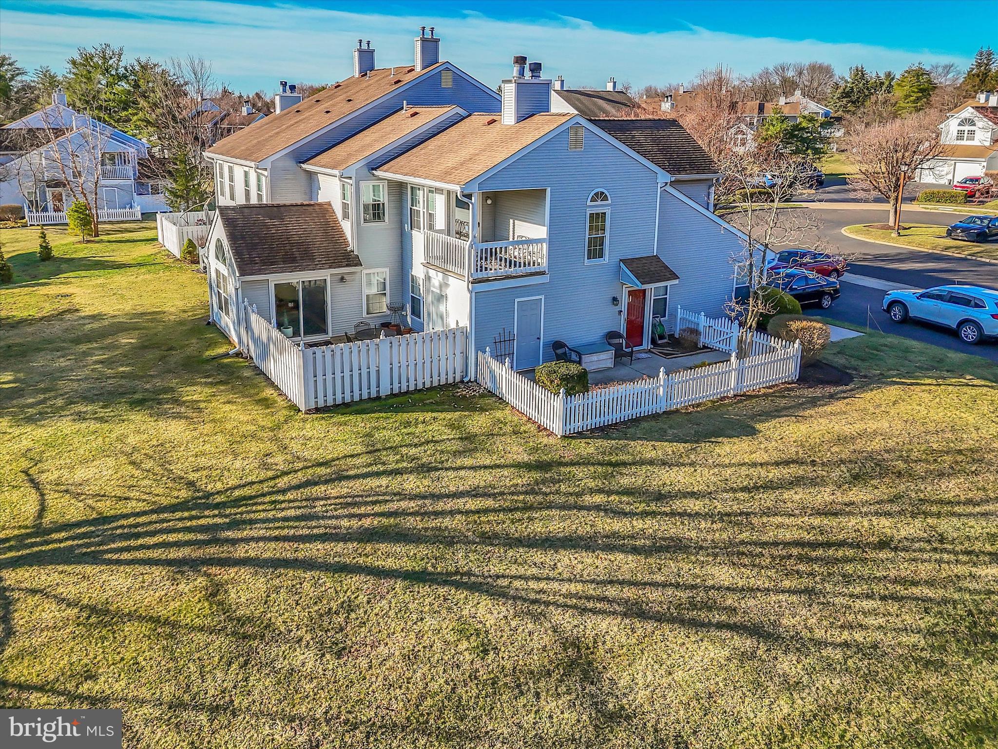 MAKEFIELD GLEN - Residential