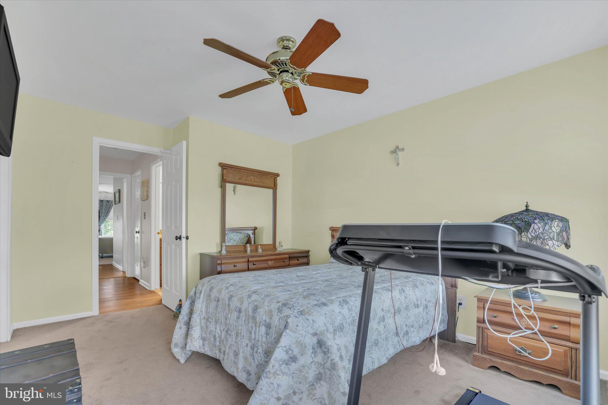 MAKEFIELD GLEN - Residential