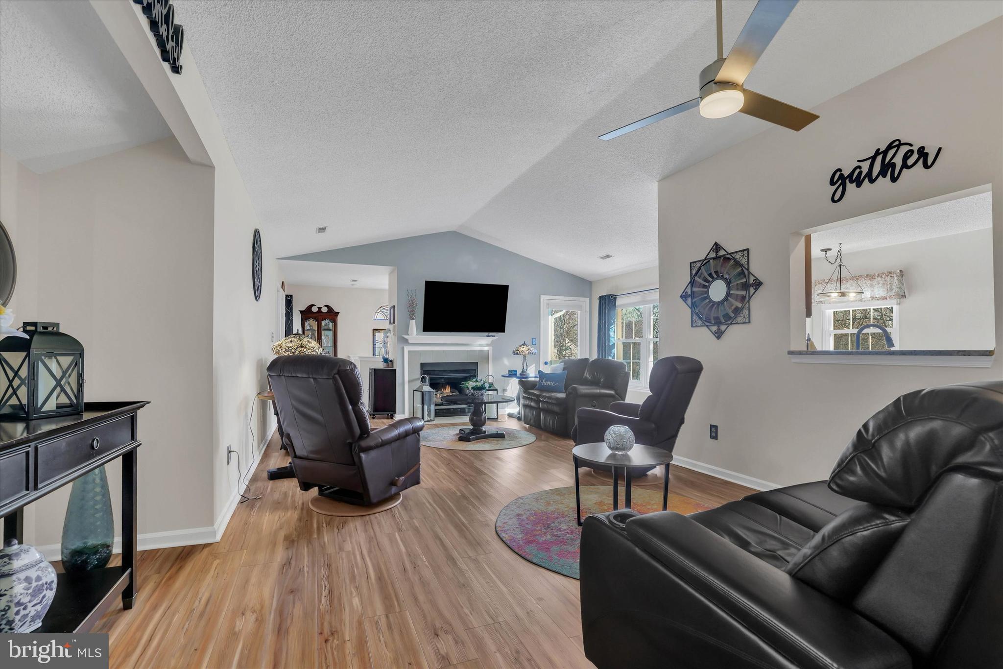 MAKEFIELD GLEN - Residential