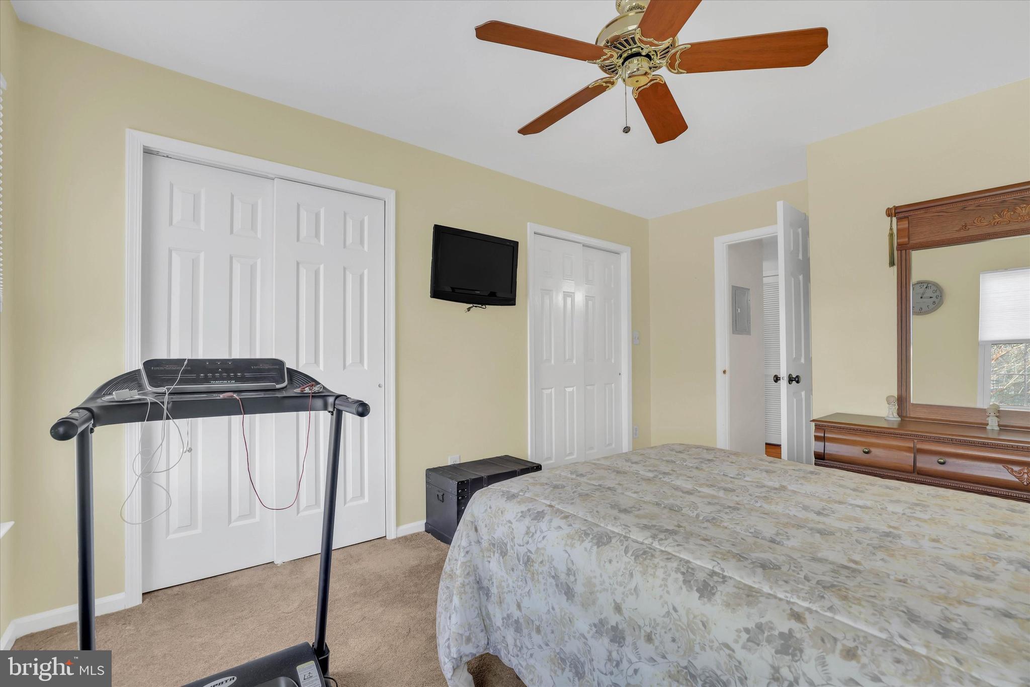 MAKEFIELD GLEN - Residential