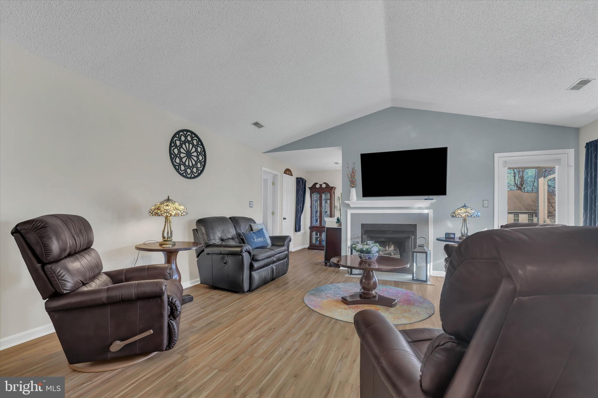 MAKEFIELD GLEN - Residential