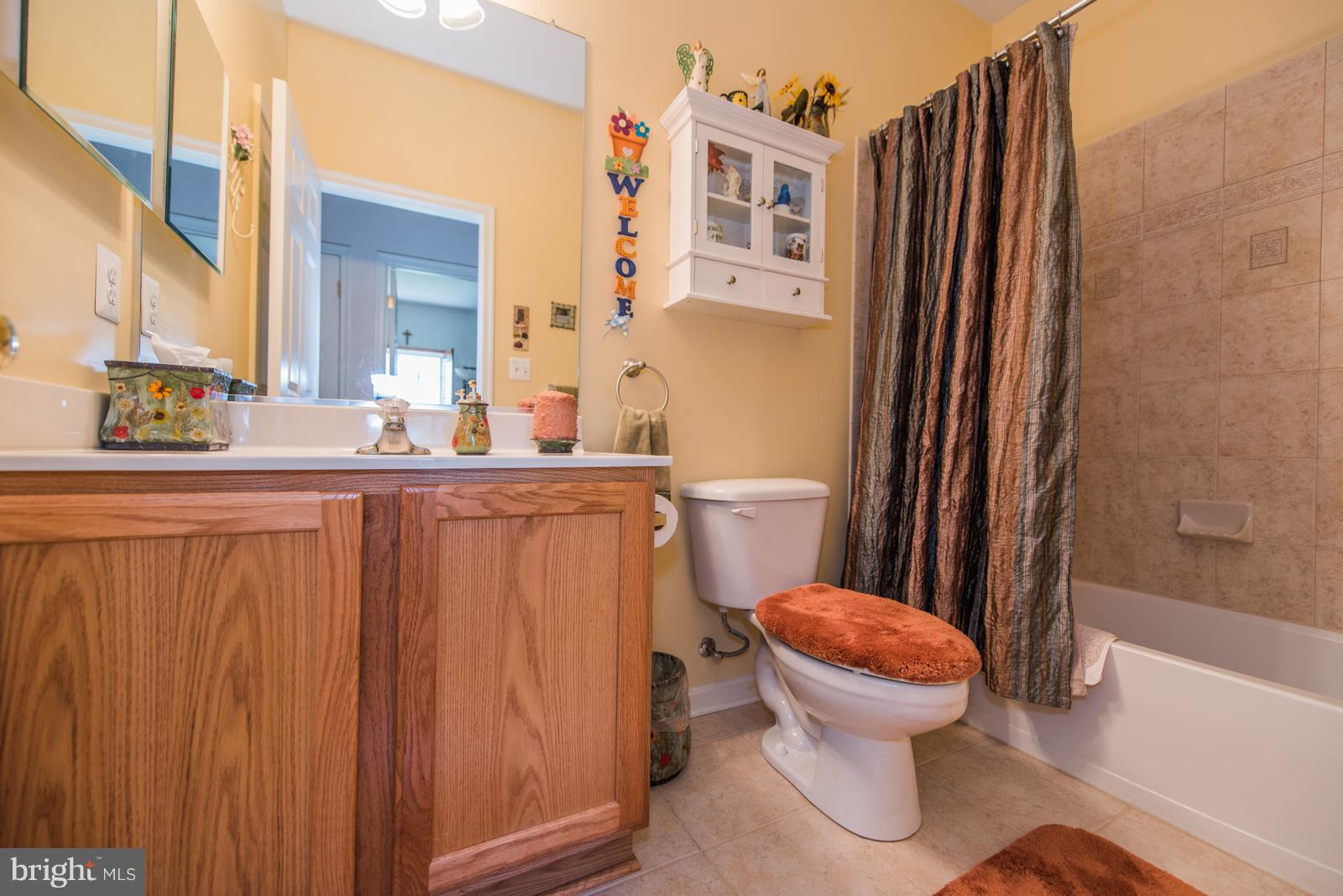 APPLE KNOLLS ESTATES - Residential