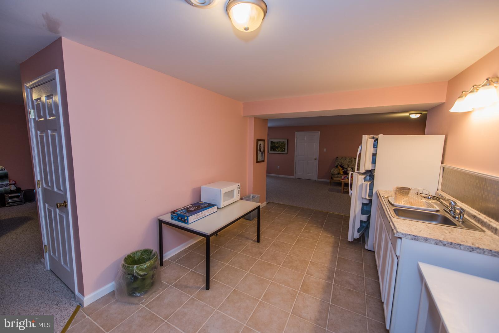 APPLE KNOLLS ESTATES - Residential