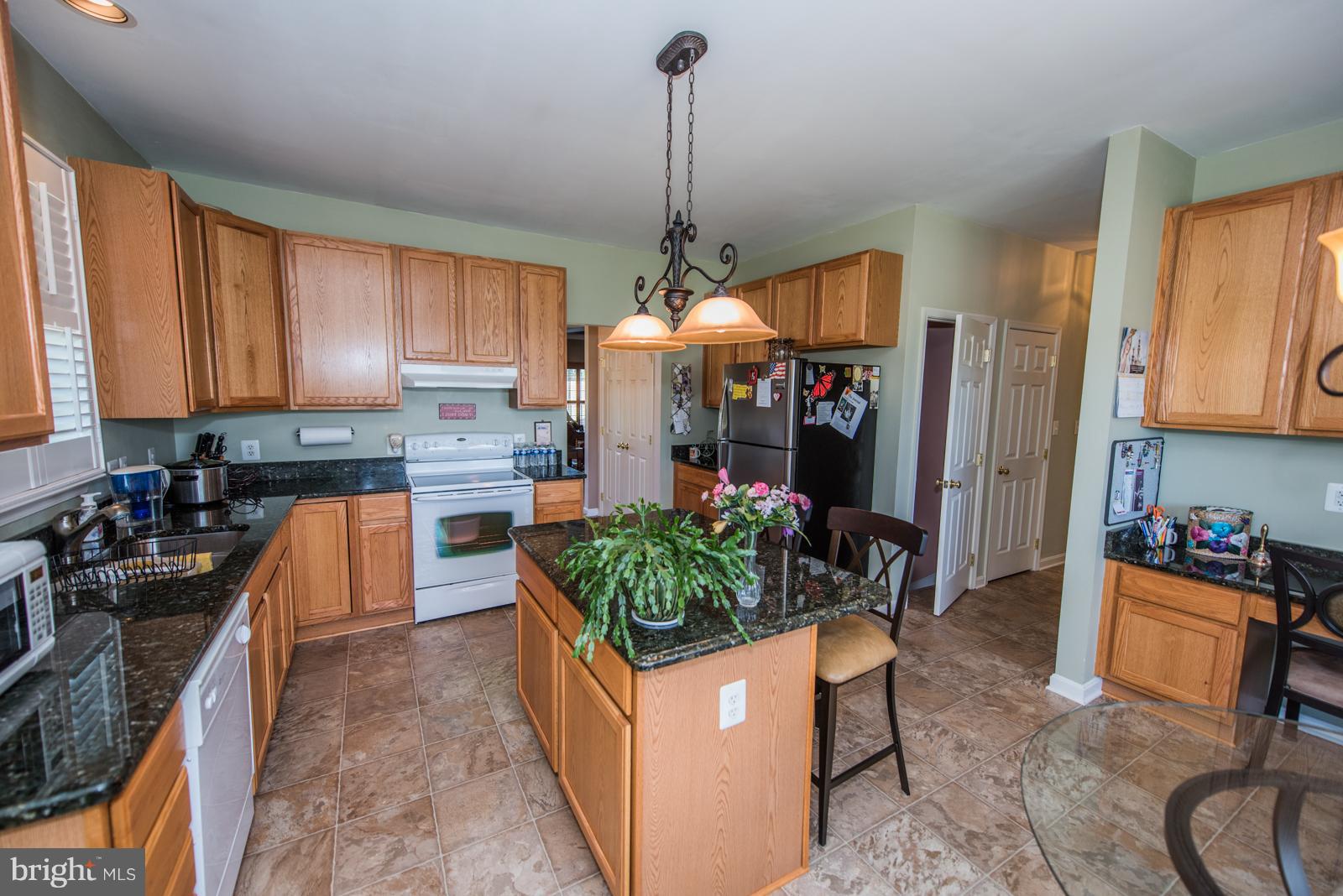 APPLE KNOLLS ESTATES - Residential