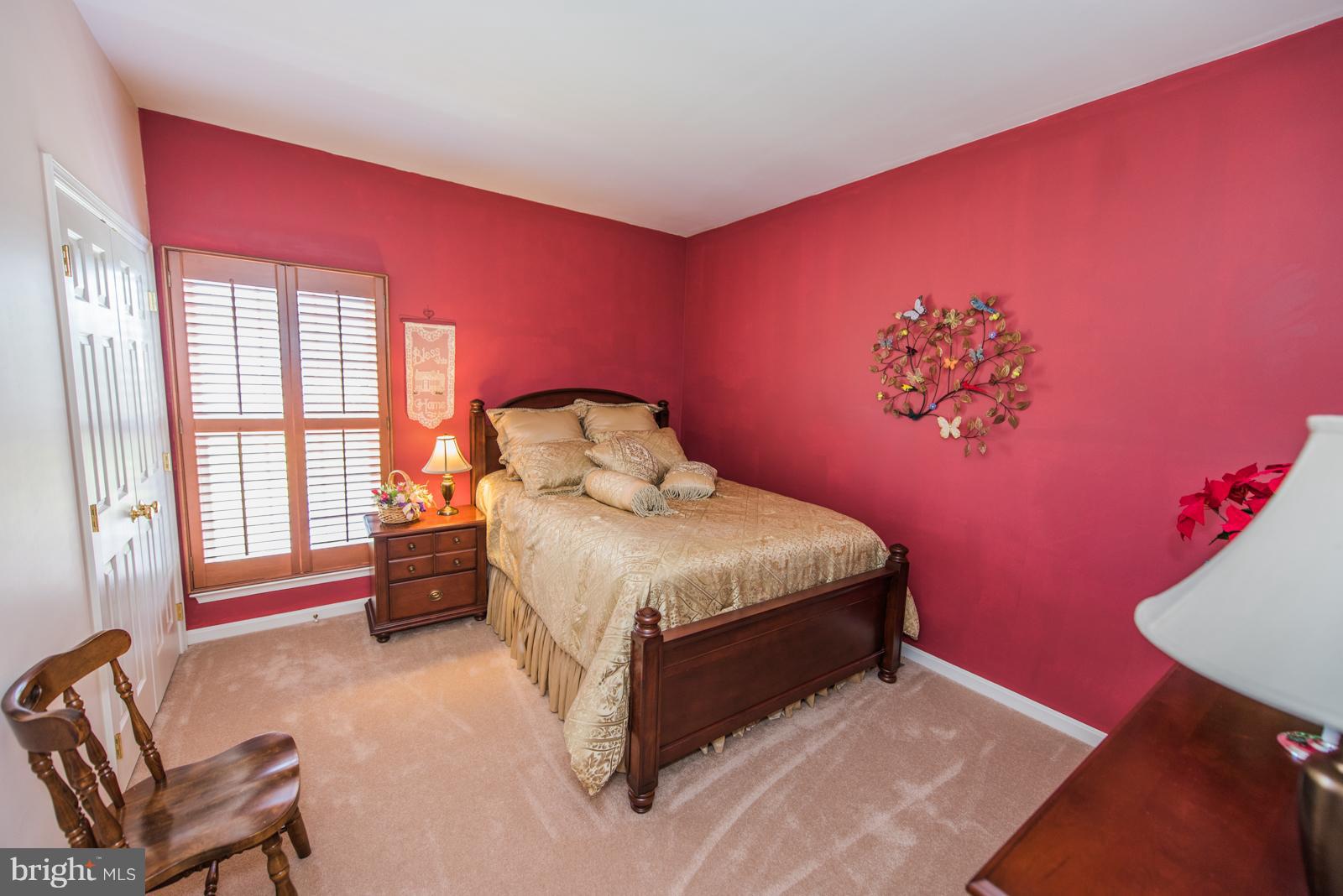 APPLE KNOLLS ESTATES - Residential