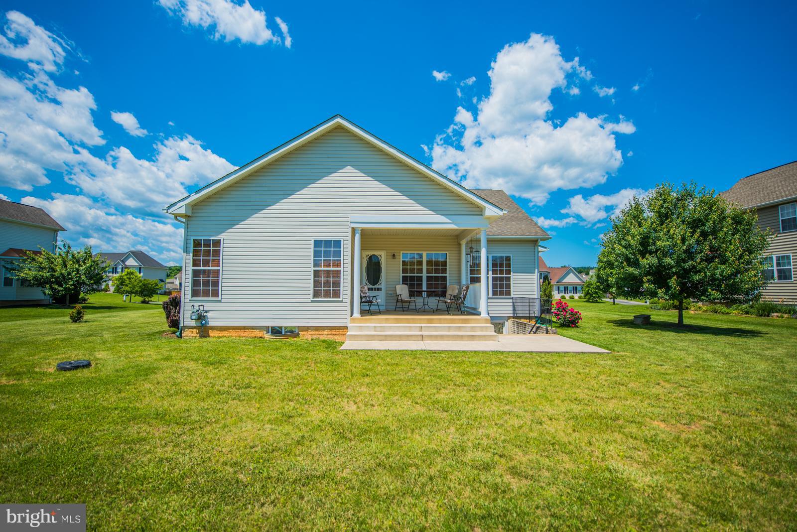 APPLE KNOLLS ESTATES - Residential