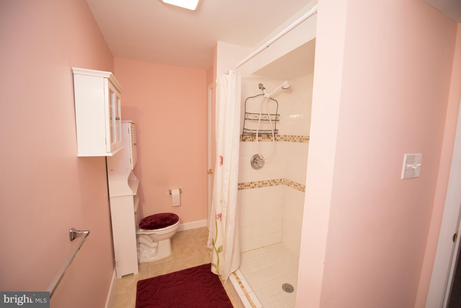 APPLE KNOLLS ESTATES - Residential