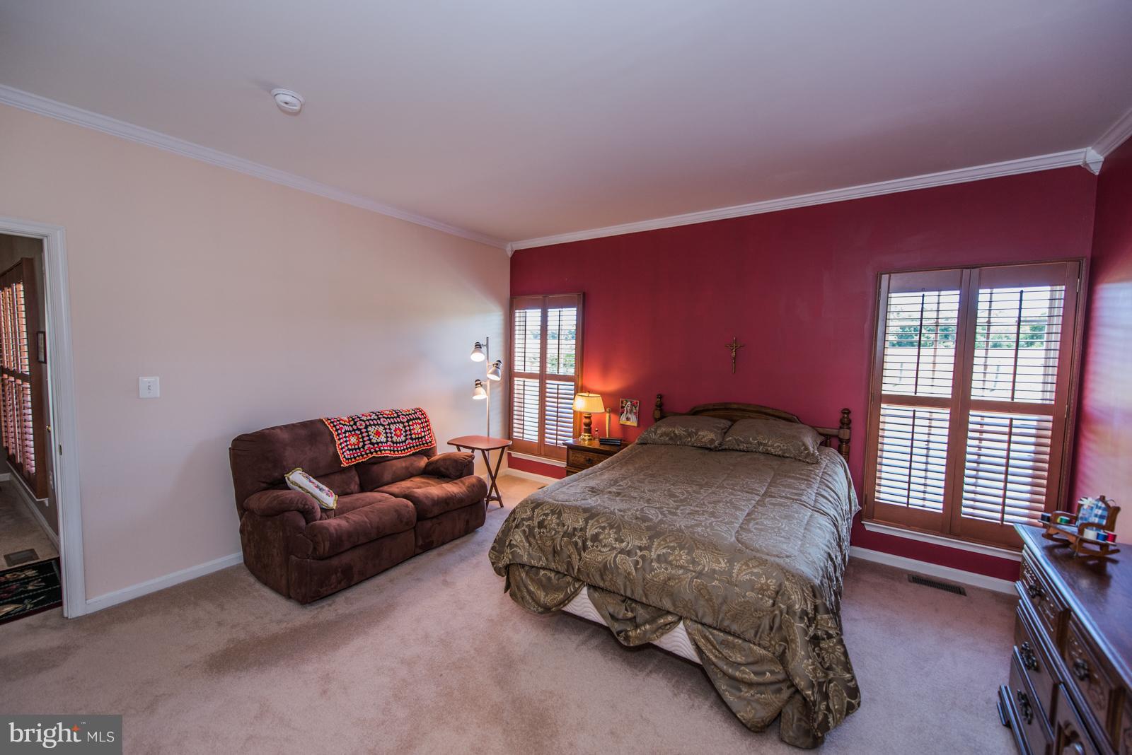 APPLE KNOLLS ESTATES - Residential