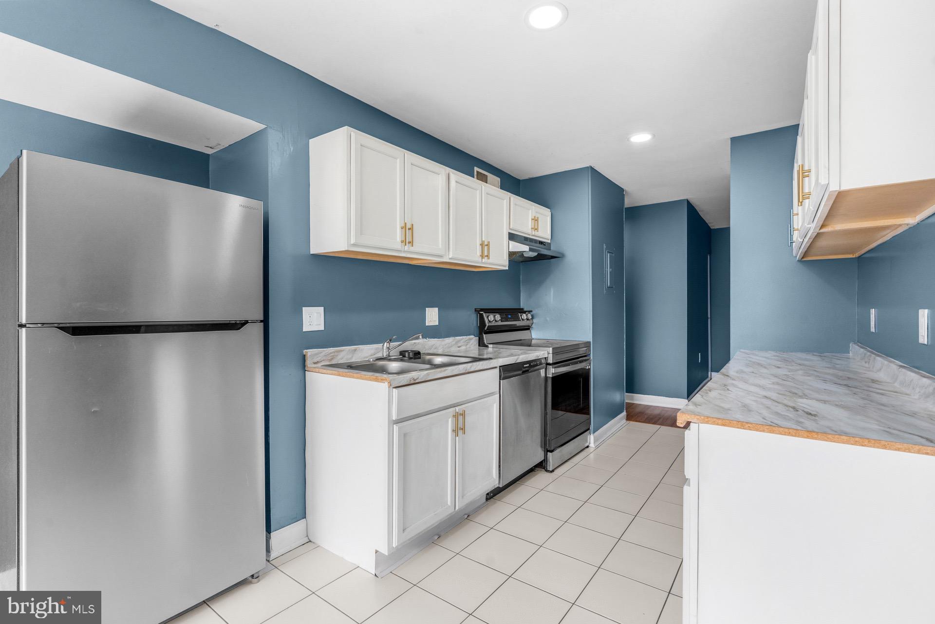 VILLA RIDGE CONDOMINIUM - Residential