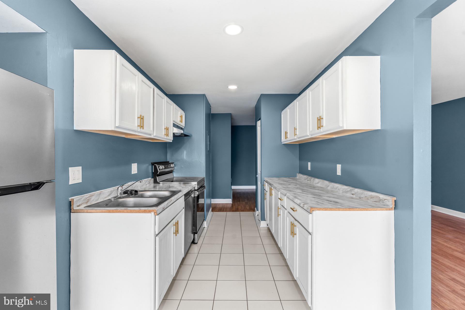 VILLA RIDGE CONDOMINIUM - Residential