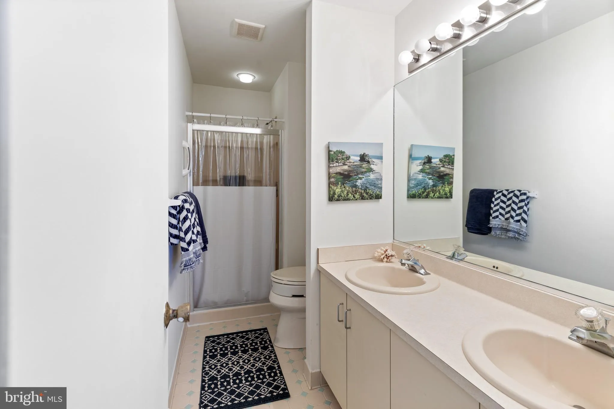 Phoenixville, Pennsylvania 19460, United States, 3 Bedrooms Bedrooms, ,3 BathroomsBathrooms,Residential,Pending,30765