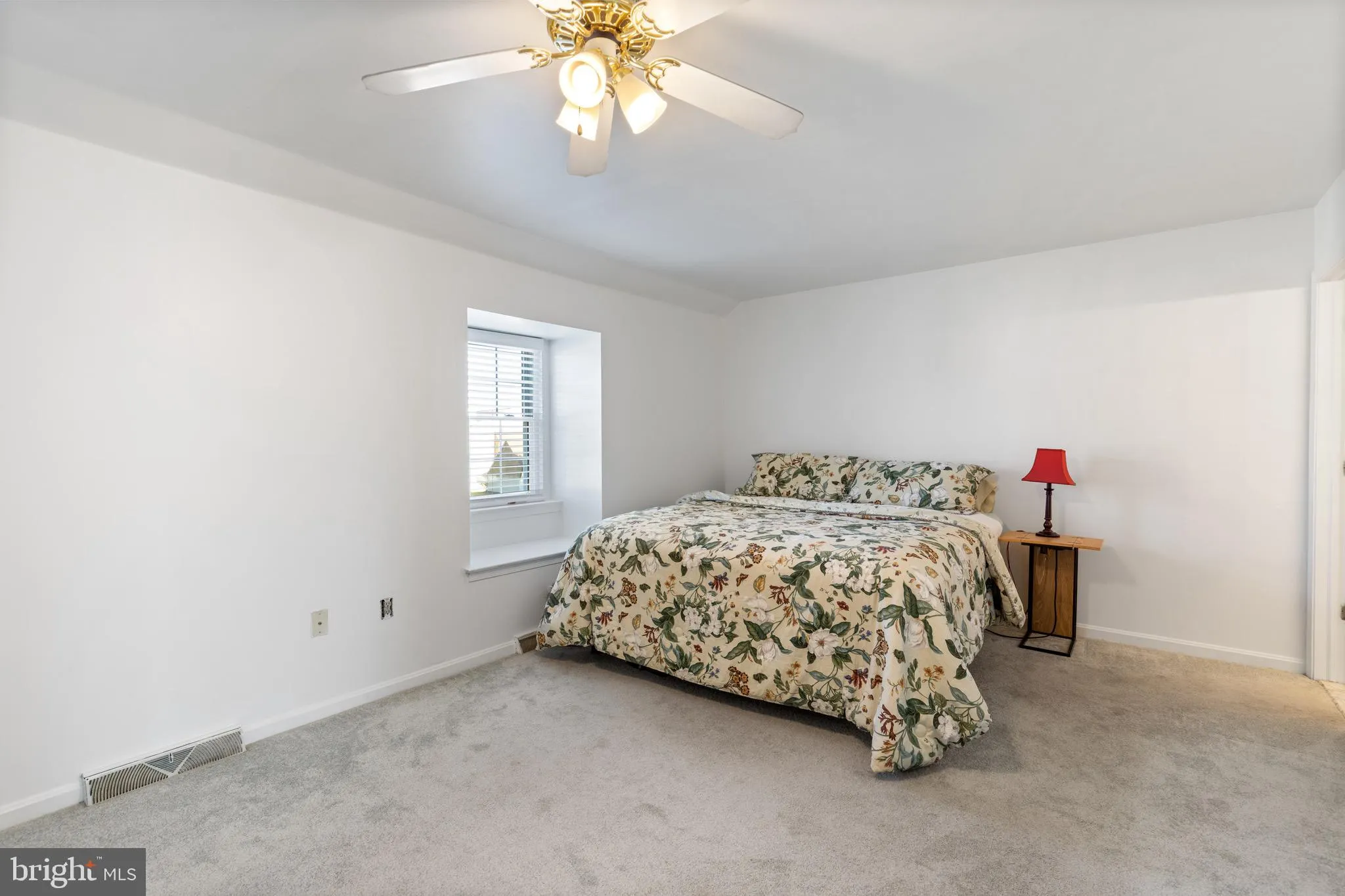 Phoenixville, Pennsylvania 19460, United States, 3 Bedrooms Bedrooms, ,3 BathroomsBathrooms,Residential,Pending,30765