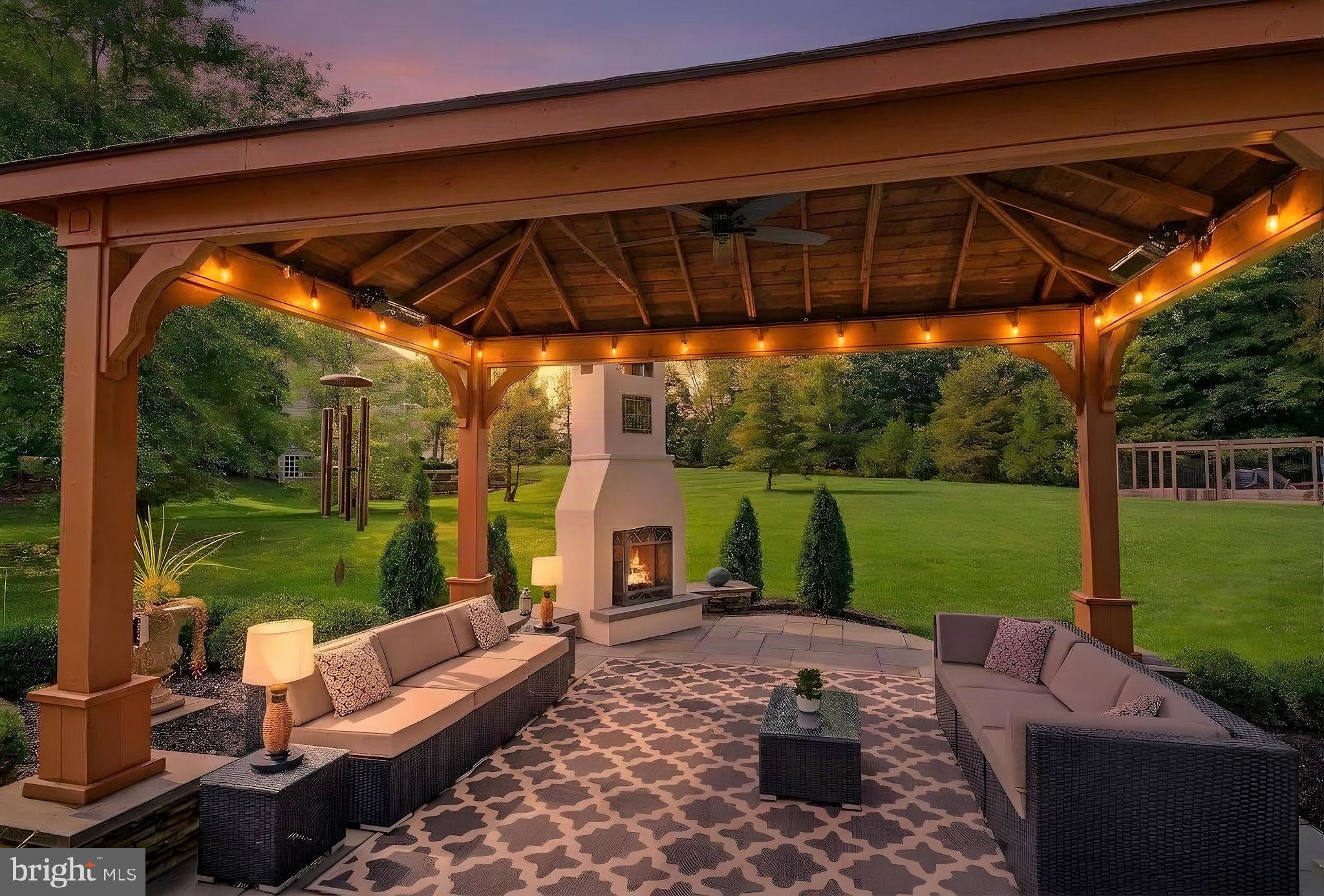 1102 BRIAR WAY
