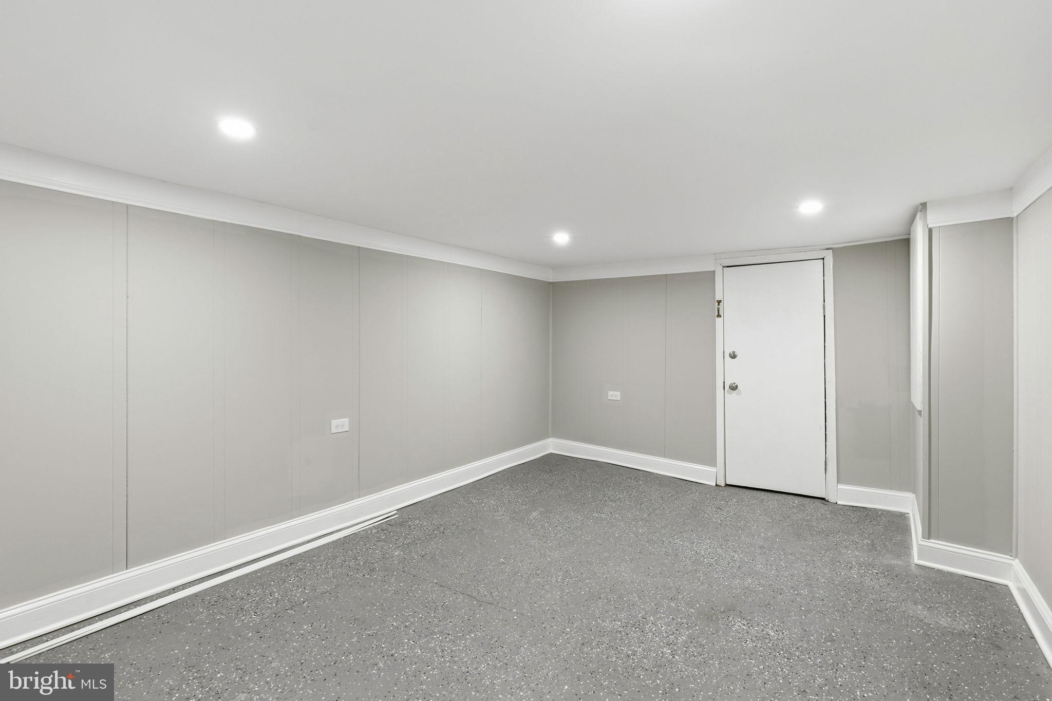 ALBEMARLE SQUARE - Residential