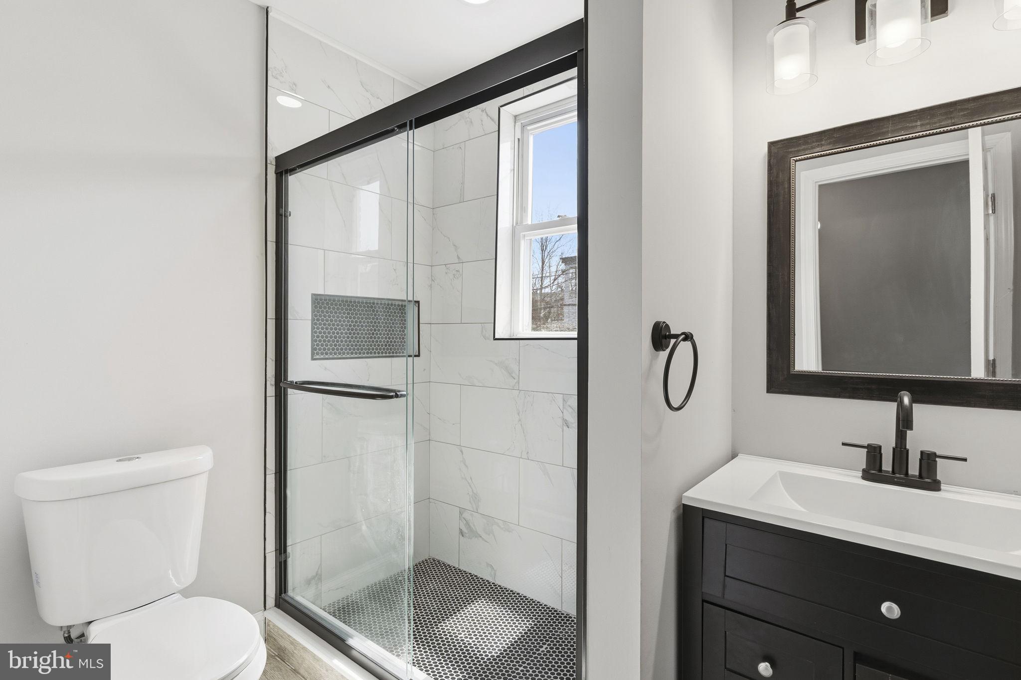 ALBEMARLE SQUARE - Residential