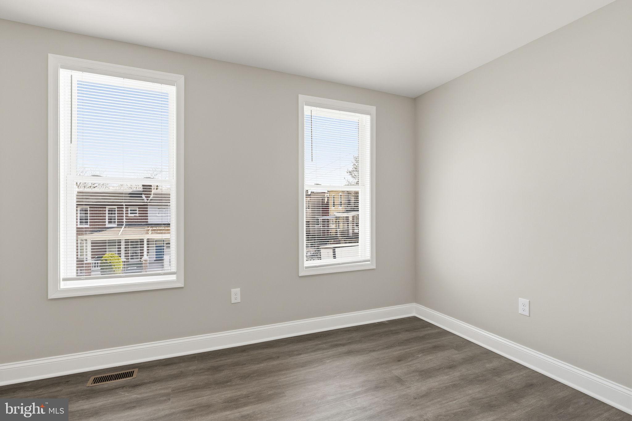 ALBEMARLE SQUARE - Residential