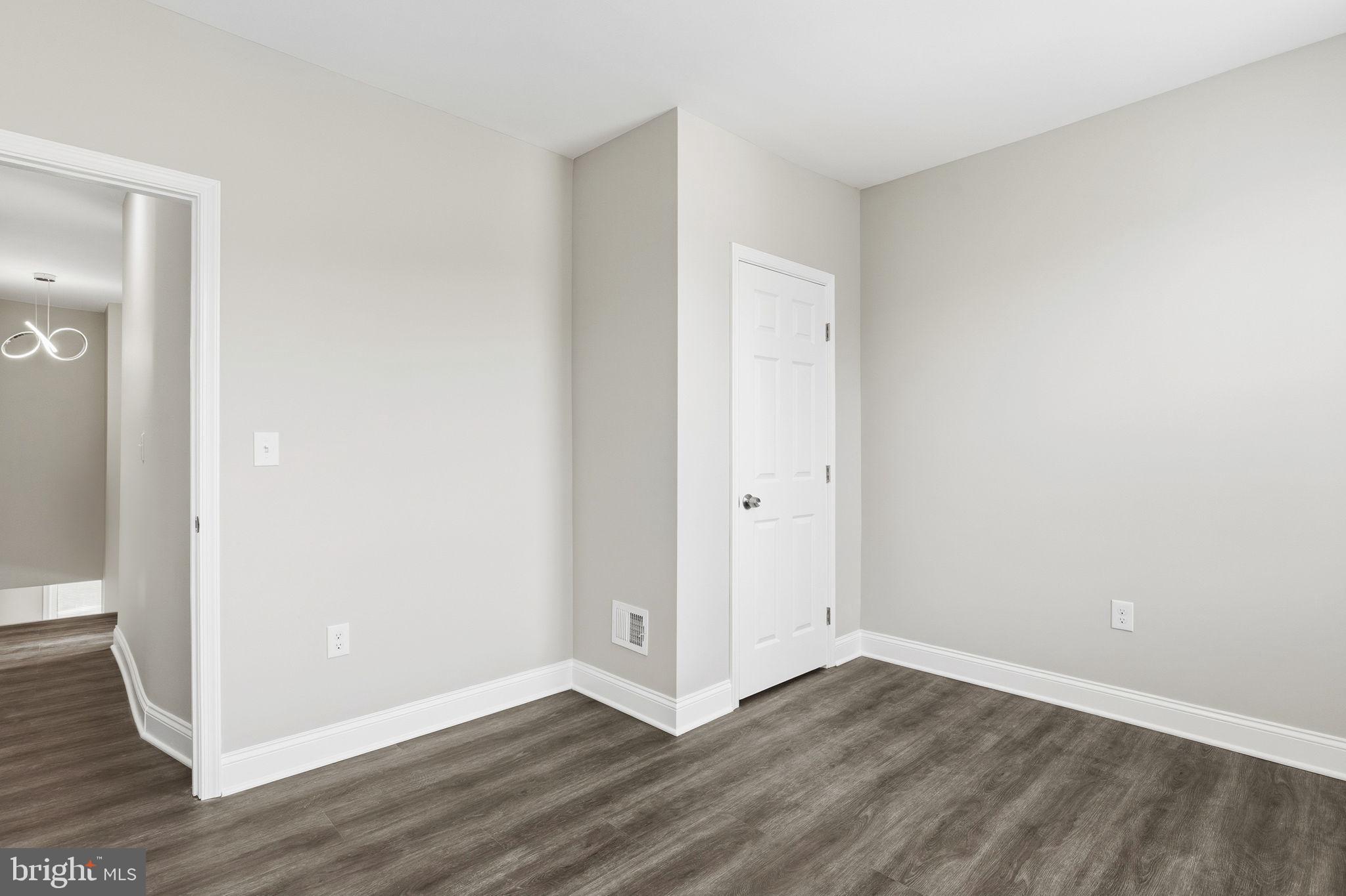 ALBEMARLE SQUARE - Residential