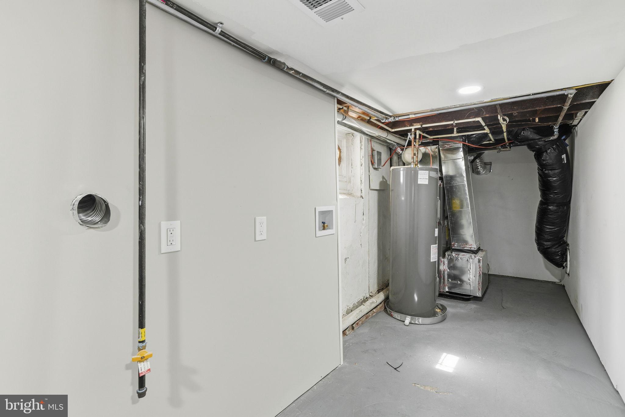 ALBEMARLE SQUARE - Residential