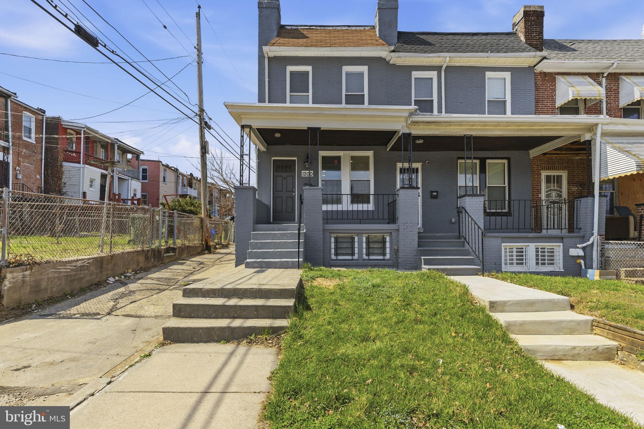 ALBEMARLE SQUARE - Residential