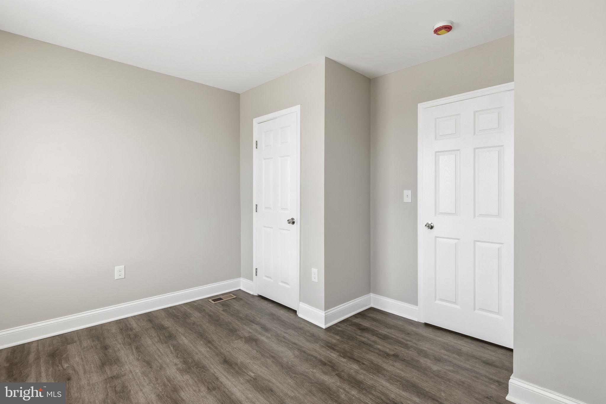 ALBEMARLE SQUARE - Residential