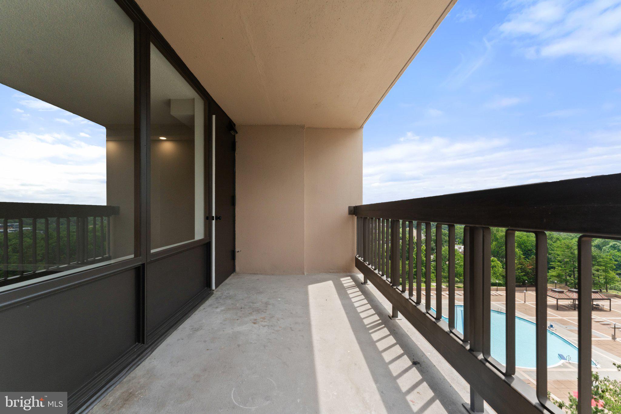 SKYLINE PLAZA - Residential