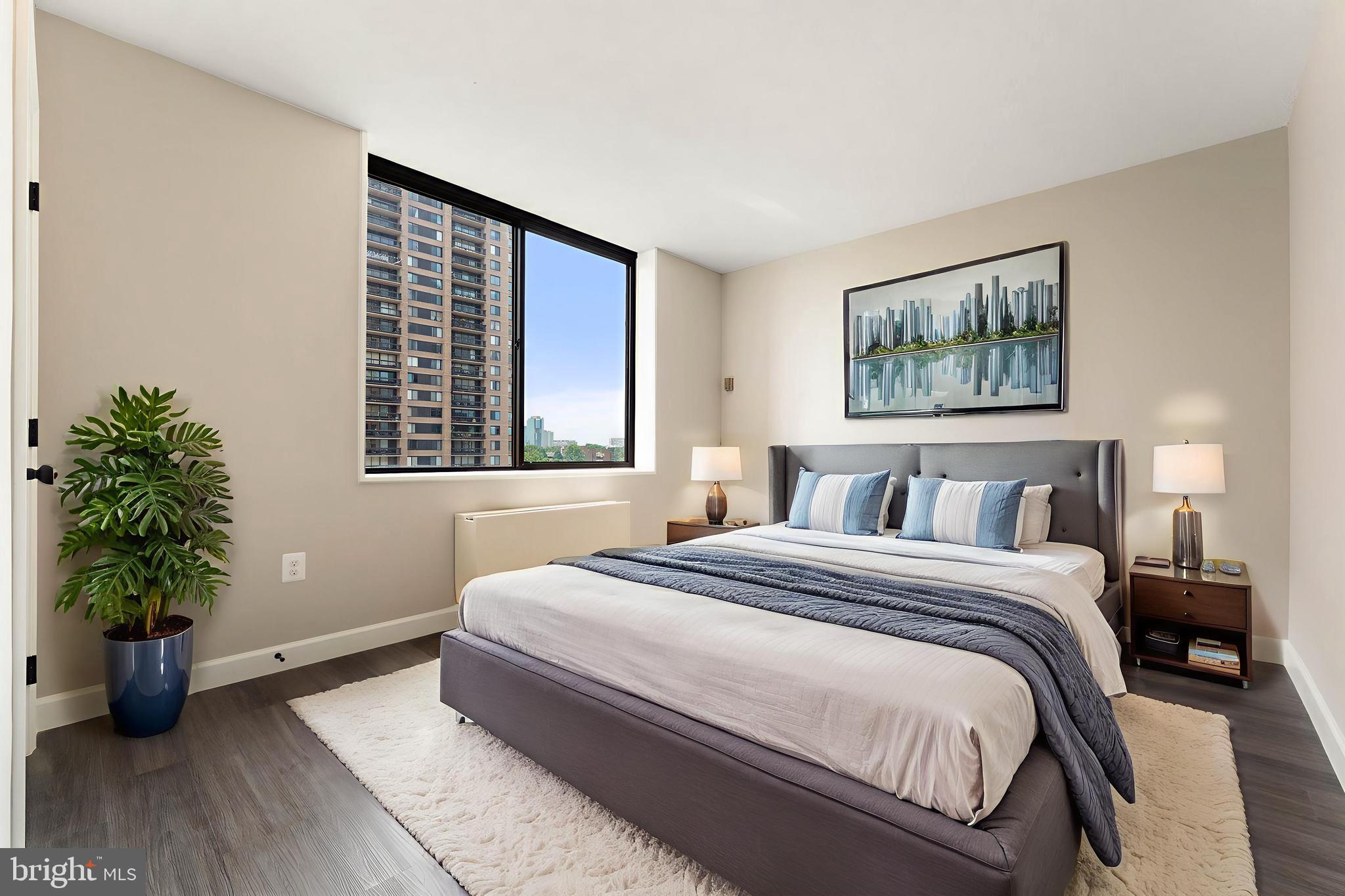 SKYLINE PLAZA - Residential