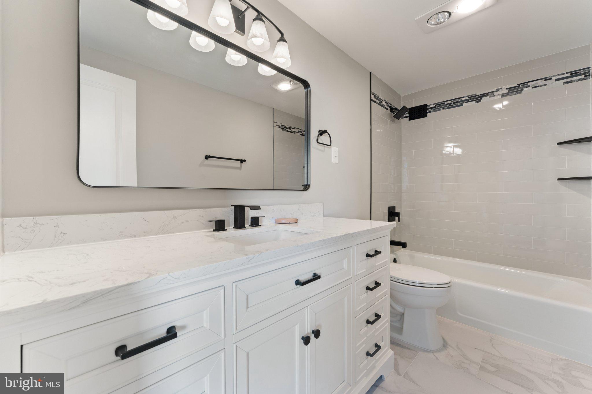 SKYLINE PLAZA - Residential