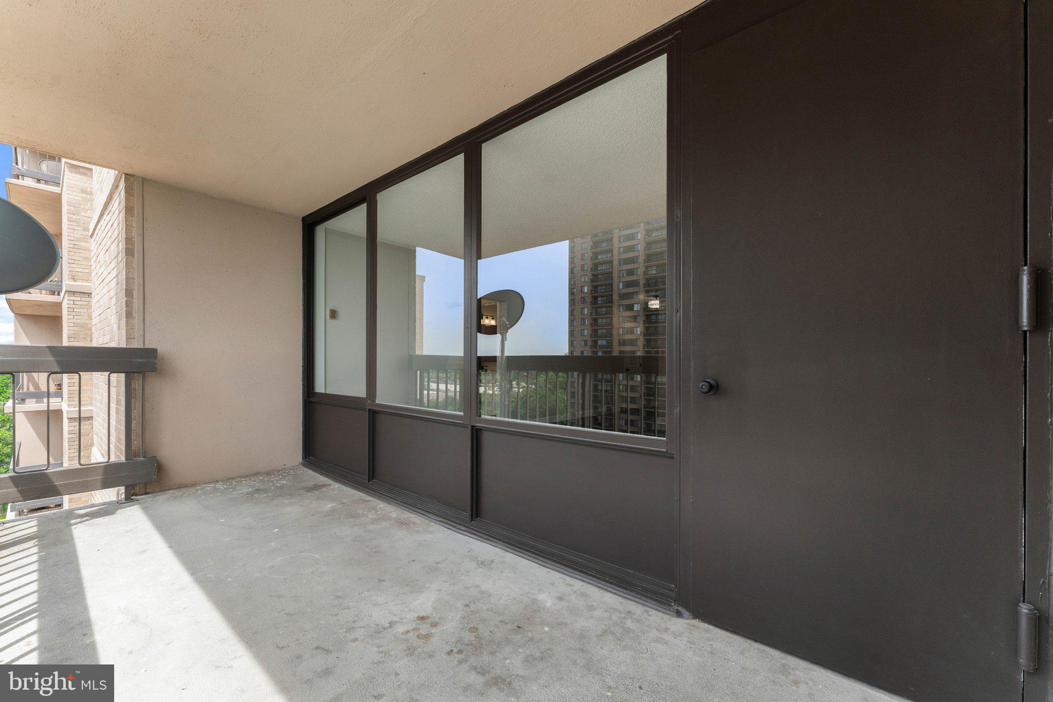 SKYLINE PLAZA - Residential