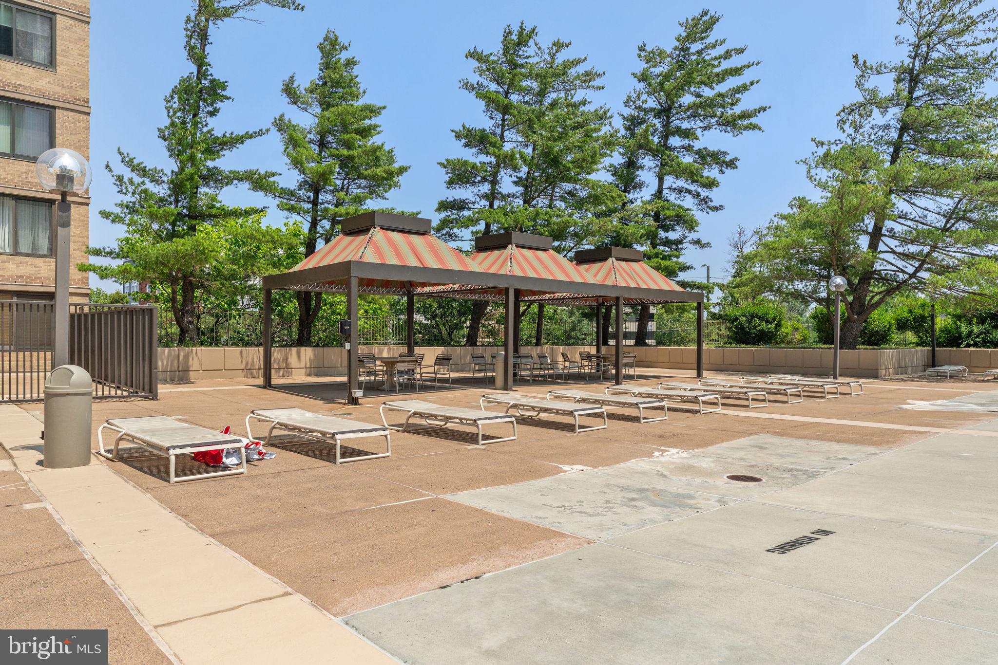 SKYLINE PLAZA - Residential