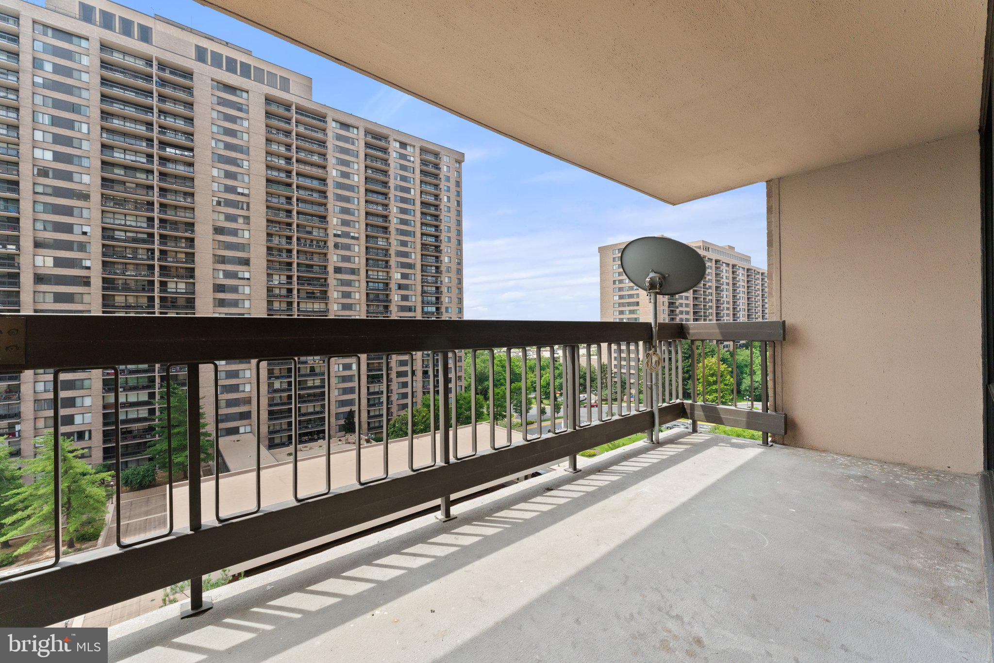 SKYLINE PLAZA - Residential