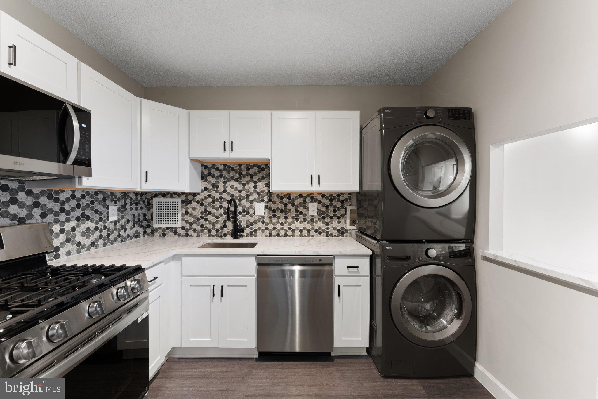 SKYLINE PLAZA - Residential