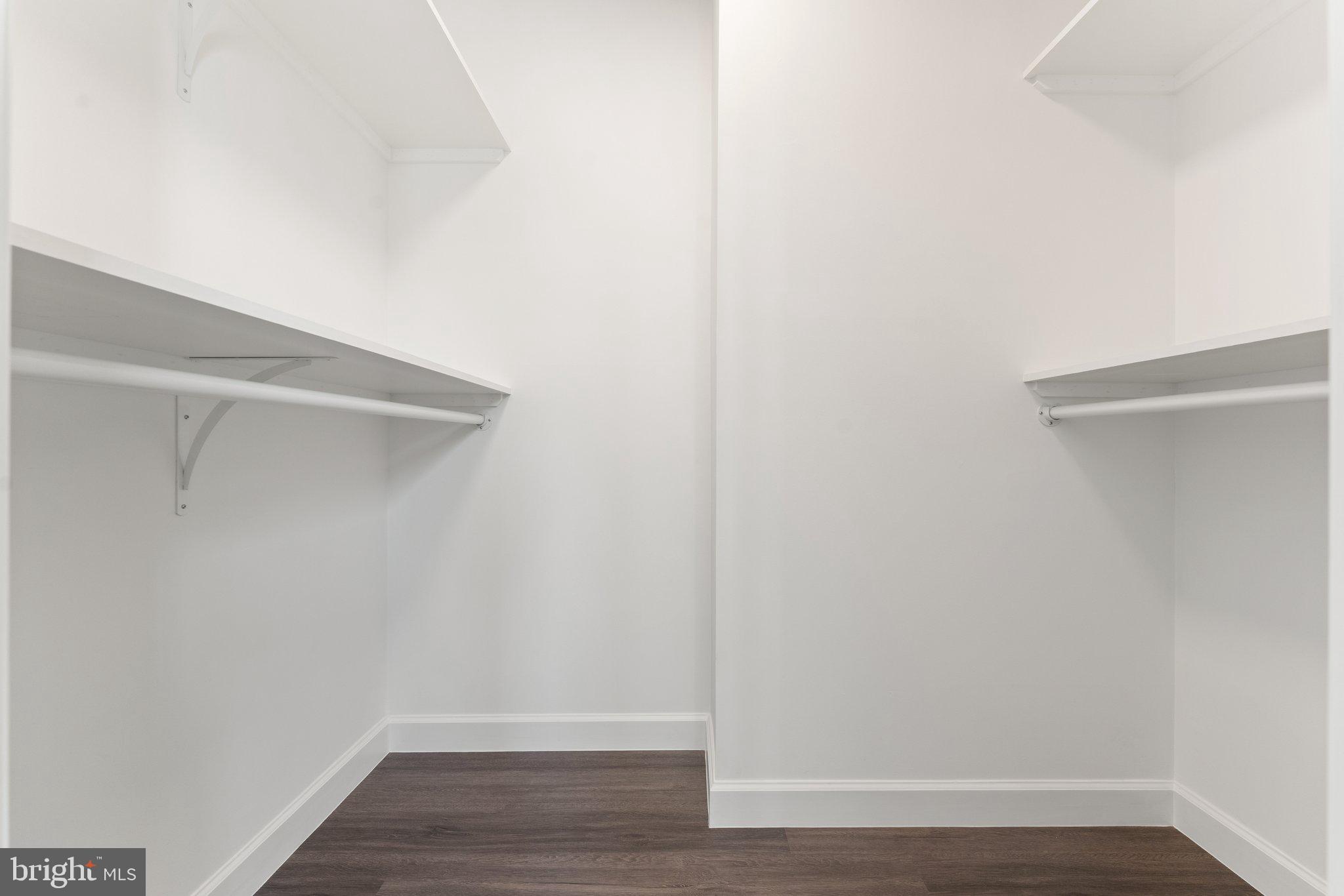 SKYLINE PLAZA - Residential