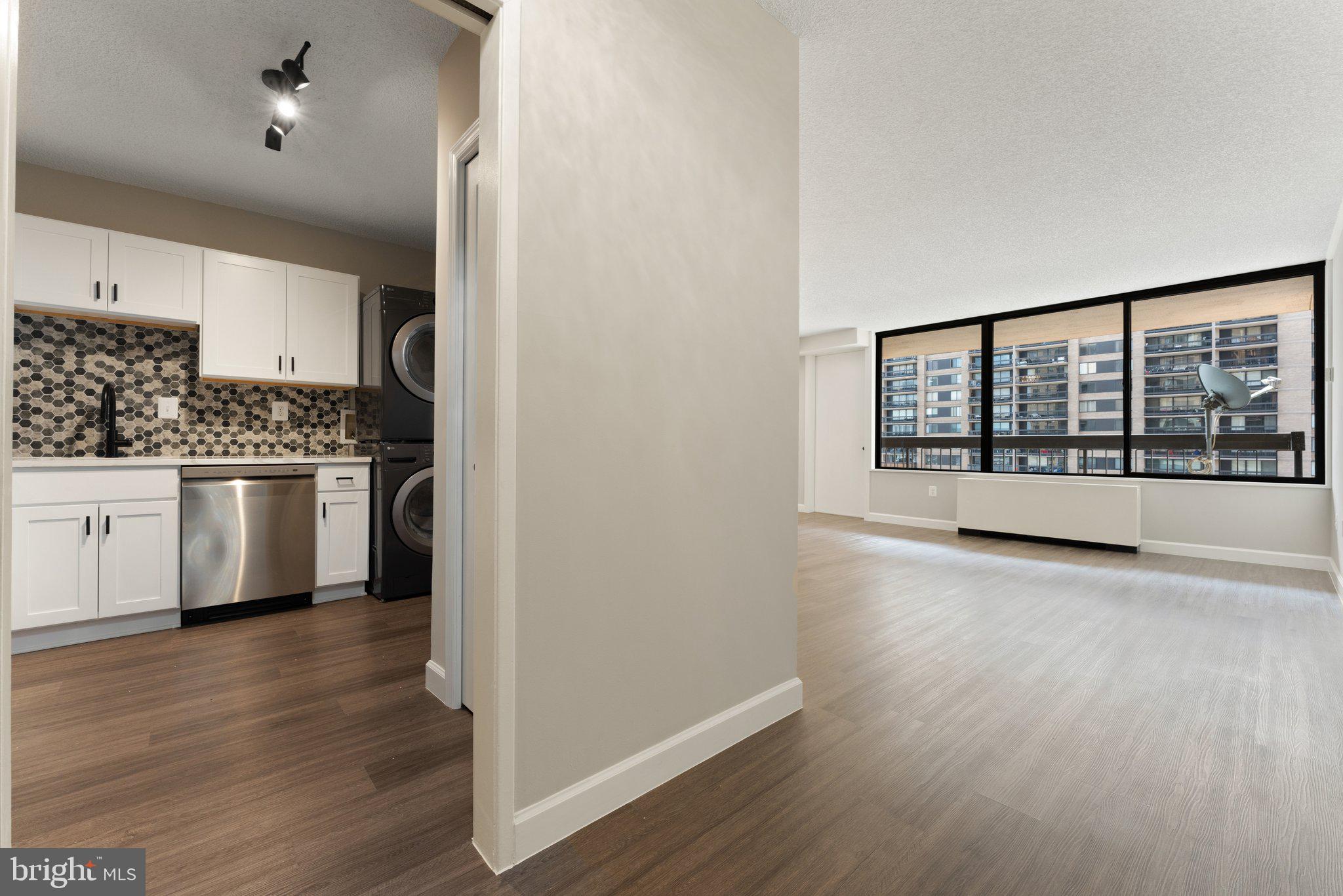 SKYLINE PLAZA - Residential