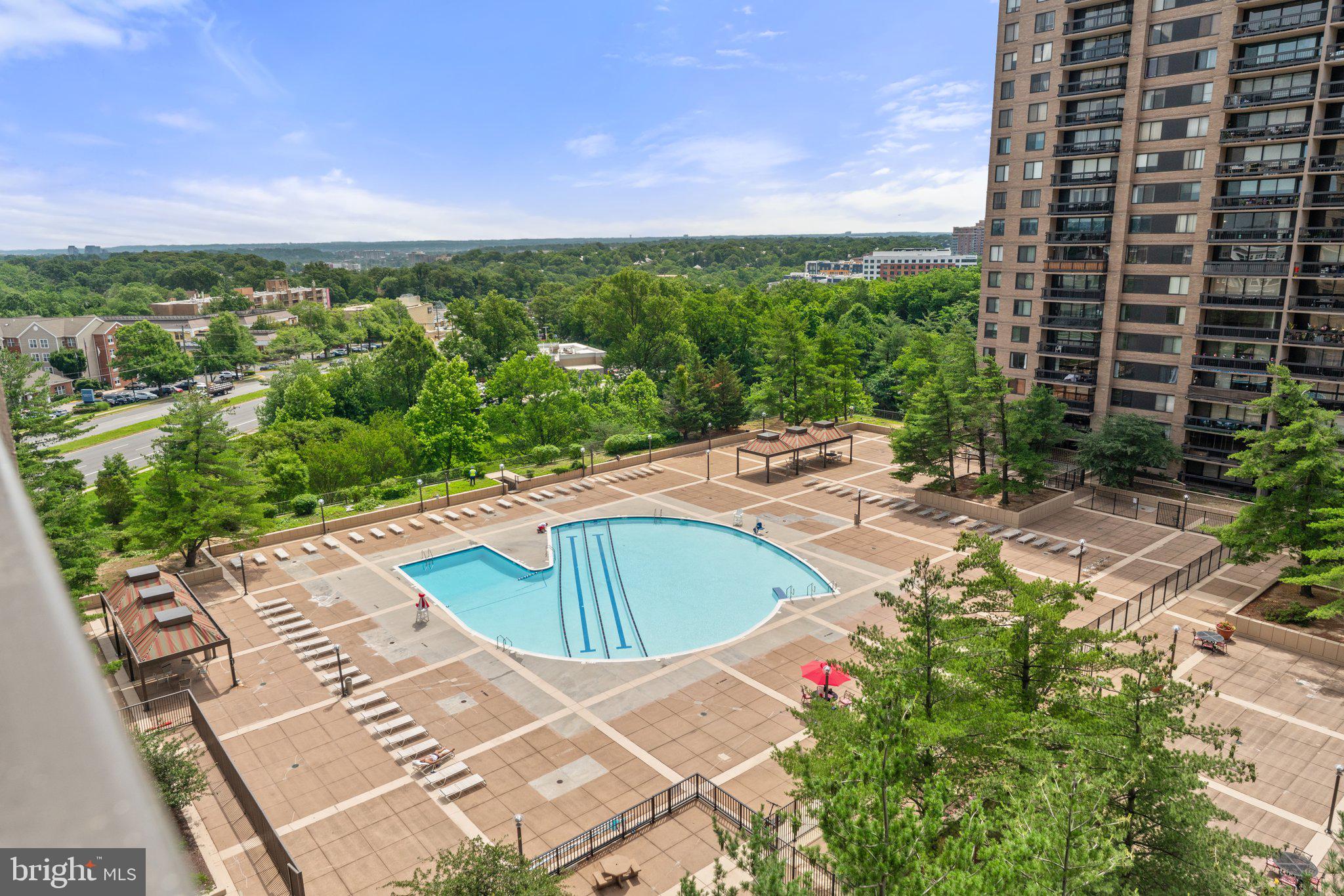 SKYLINE PLAZA - Residential