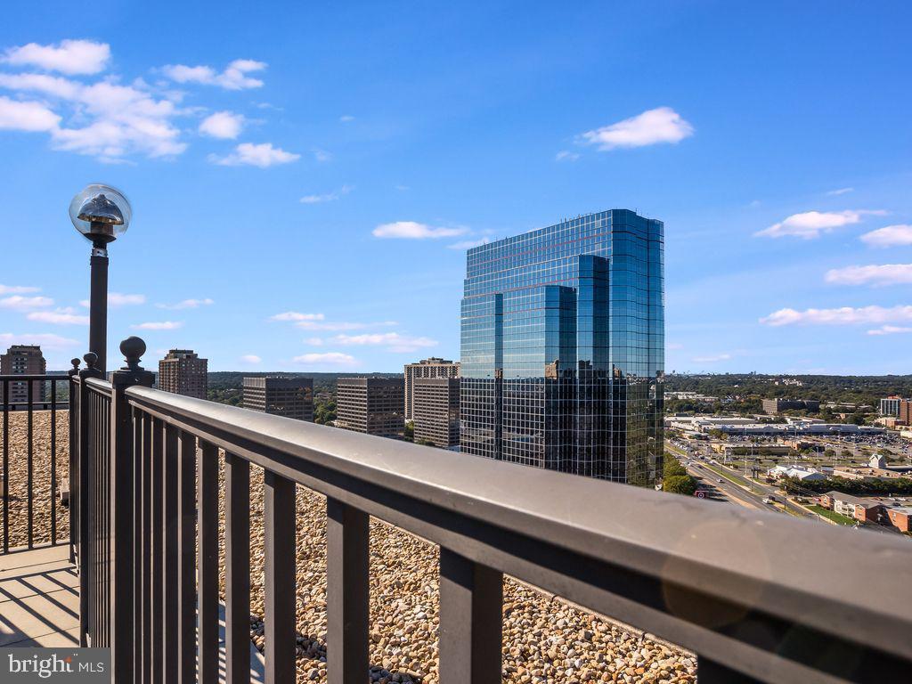 SKYLINE PLAZA - Residential