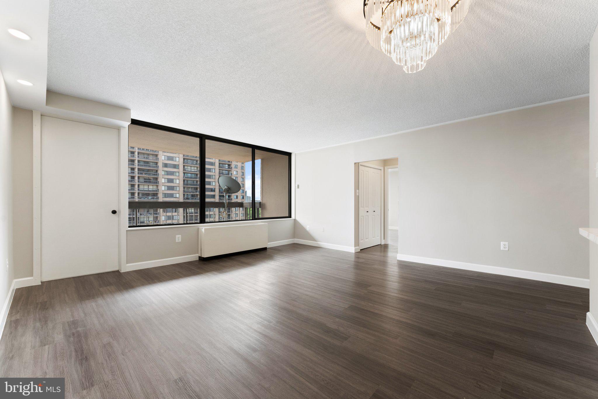 SKYLINE PLAZA - Residential