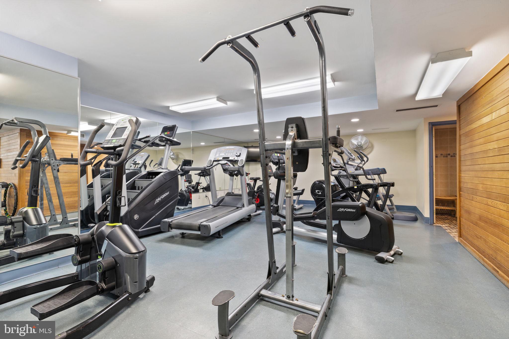 SKYLINE PLAZA - Residential