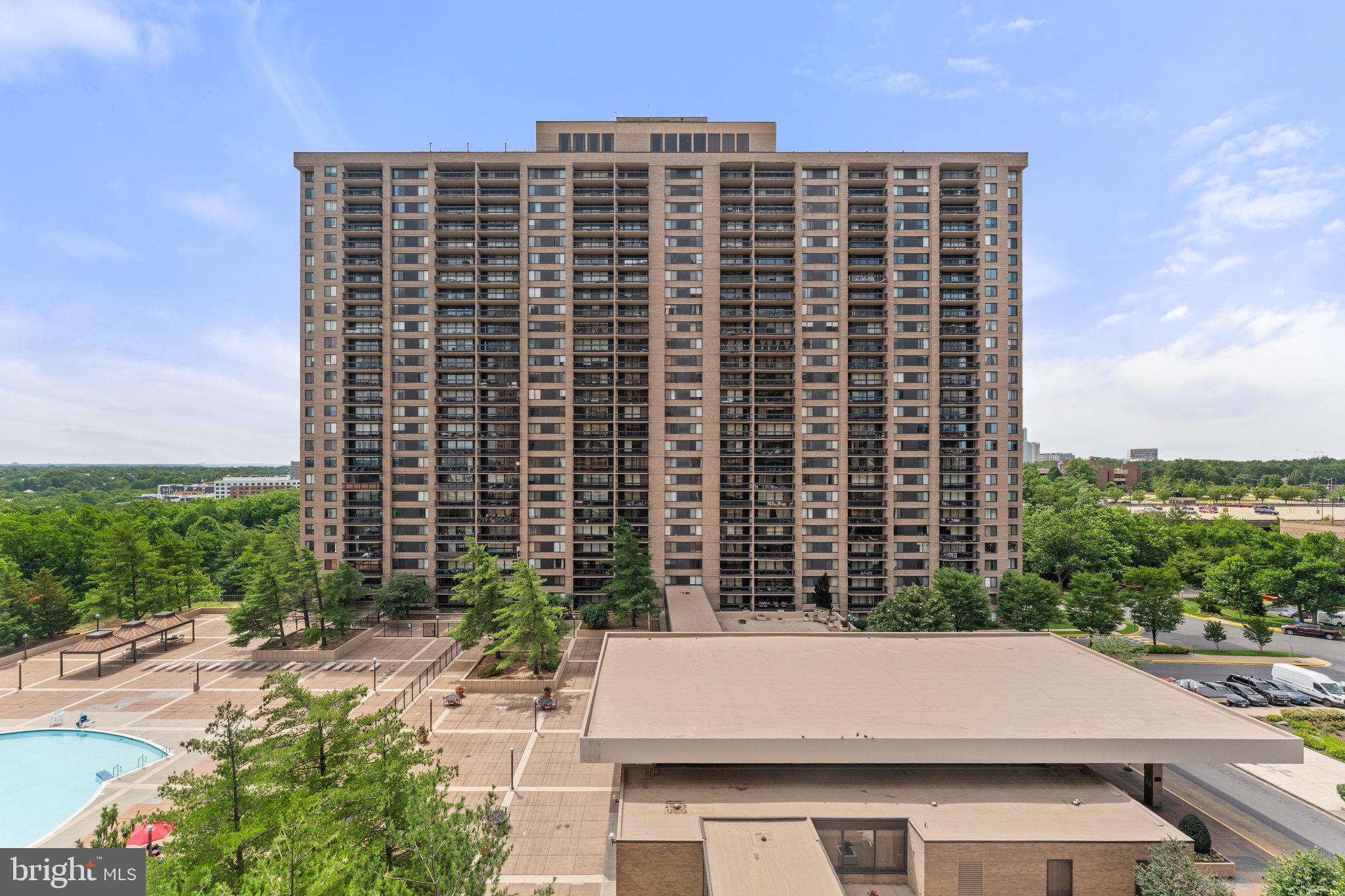 SKYLINE PLAZA - Residential