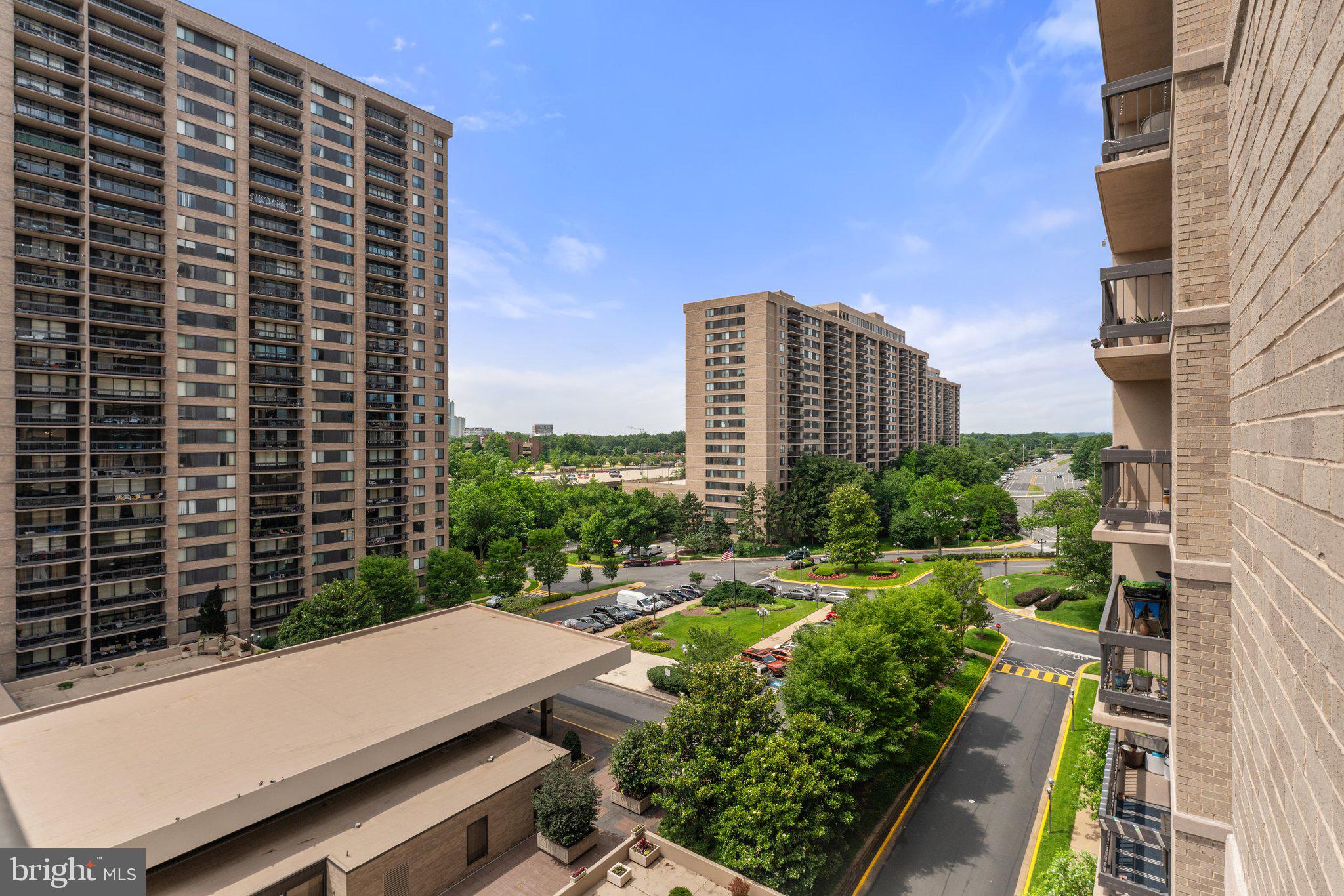 SKYLINE PLAZA - Residential