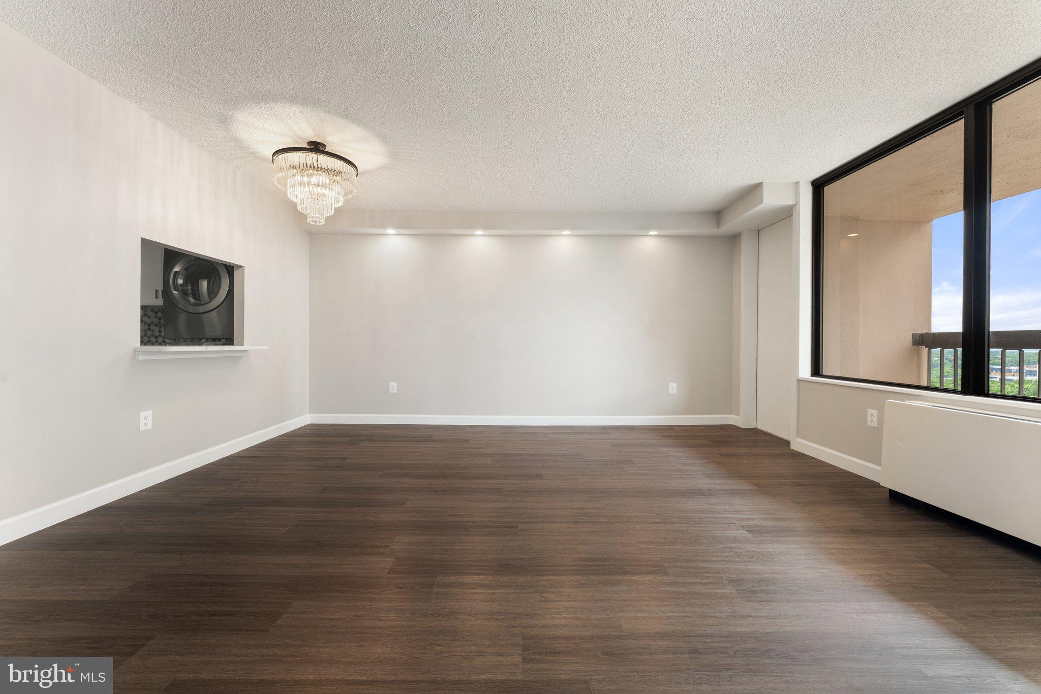 SKYLINE PLAZA - Residential