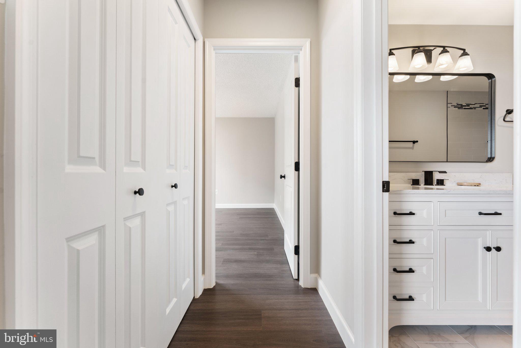 SKYLINE PLAZA - Residential