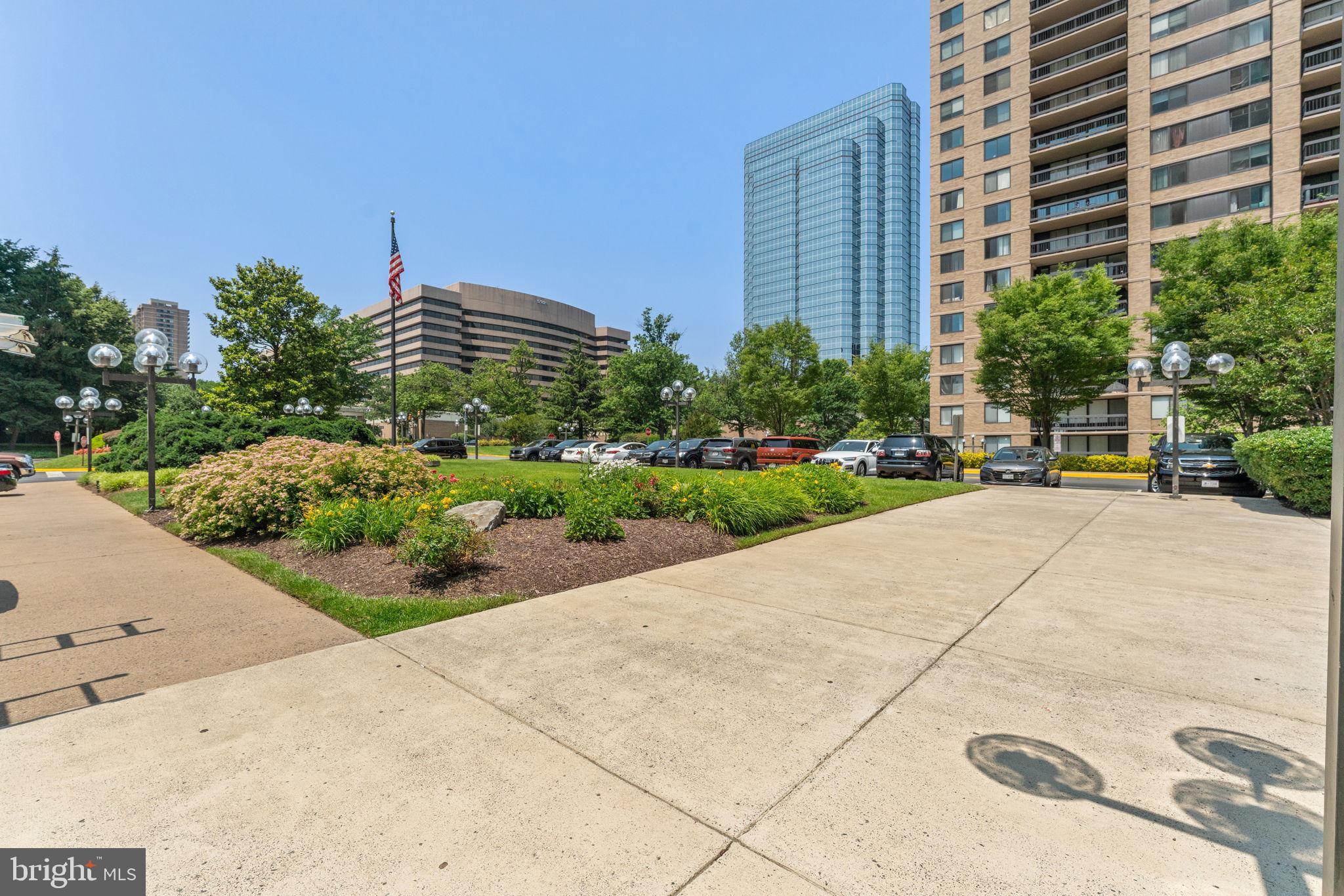 SKYLINE PLAZA - Residential